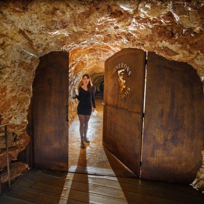 Atelier assemblage Côtes du Vivarais à l'Aven d'Orgnac, 50 m sous terre !